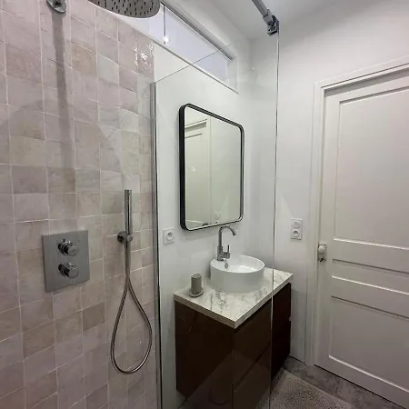Charming In Juan Les Pins *