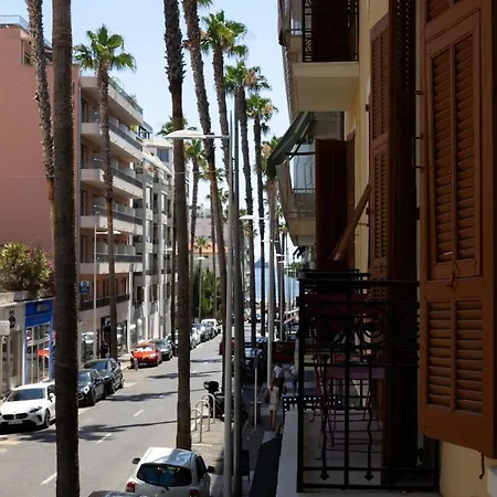 Charming In Juan Les Pins Апартаменти